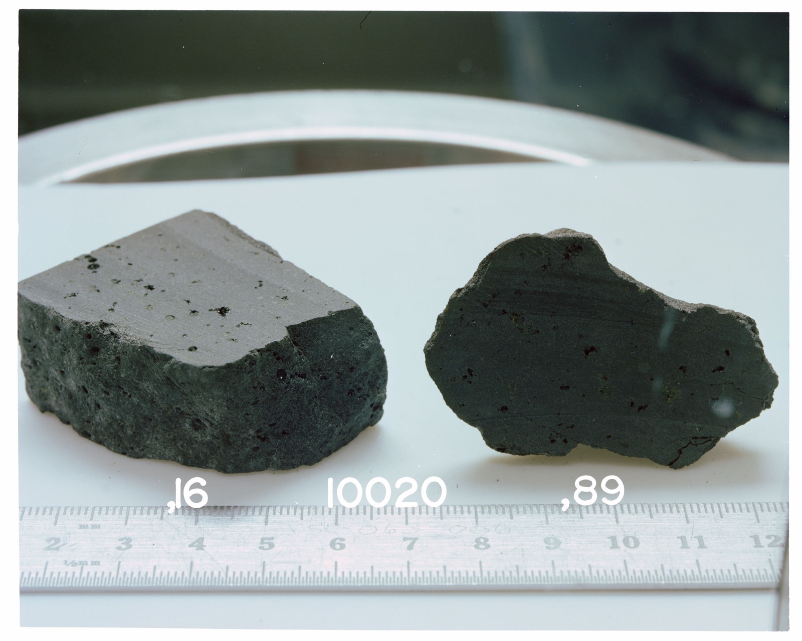 Apollo 11 lunar sample 10020, splits 16 and 189