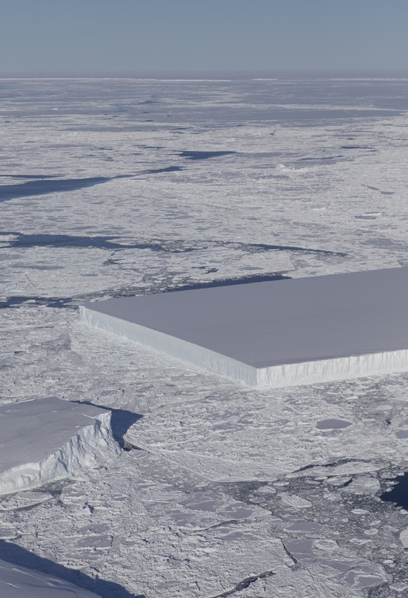 NASA IceBridge photograph of the widely shared rectangular iceberg, 16 October 2018. A real tabular iceberg, not an artificial structure.